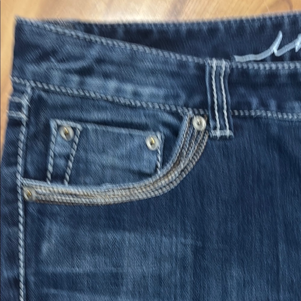 Classic Blue capris with Faded Wash - Picture 5 of 9